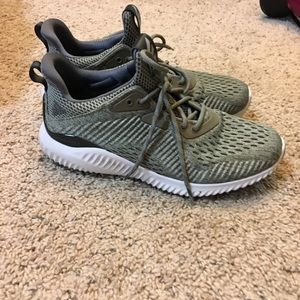 Adidas Alphabounce EM women’s olive green